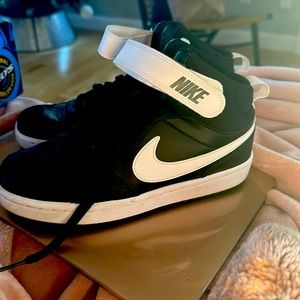 Nike Court Borough MID 2